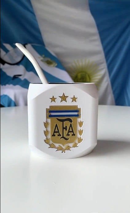 Escudo Mate blanco AFA Escalonado